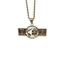 La grâce en or : Quand la beauté rencontre la croyance