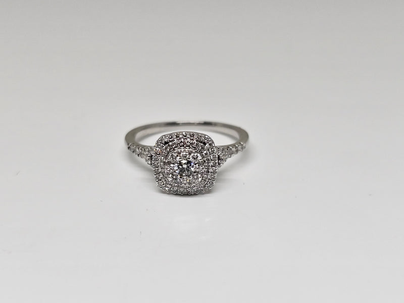 14k Engagement ring 0.65ct Diamonds VS