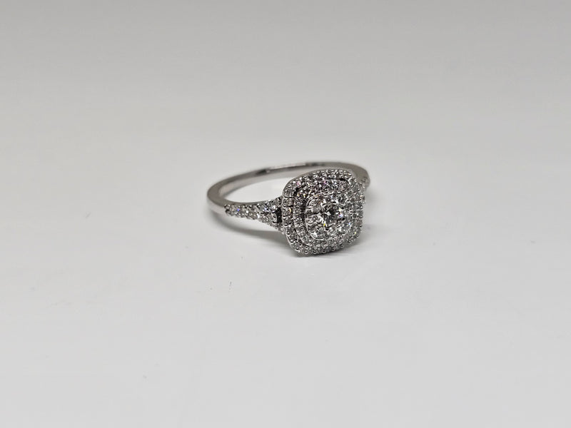 14k Engagement ring 0.65ct Diamonds VS