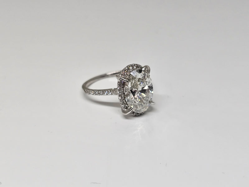 14k Oval Shape Marry Ring 3.91ct VS Diamonds