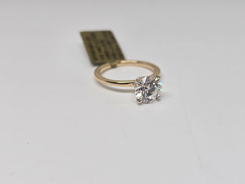 Gracieuse bague de fiançailles en or jaune 14K avec diamant de laboratoire de forme ronde 2.04 CT