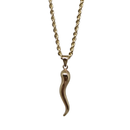 La grâce en or : Quand la beauté rencontre la croyance