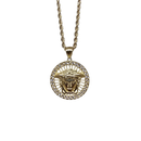 La grâce en or : Quand la beauté rencontre la croyance