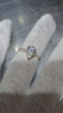 Beautiful Pear Shape 2.37CT VS Lab Diamond Engagement Rings in 14K yellow gold