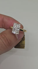 Beautiful Radiant  shape 2.88CT Lab Diamond Engagement Rings in 14K Yellow Gold