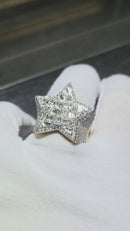 10k Star Ring 1.68ct baquettes  of  Diamonds